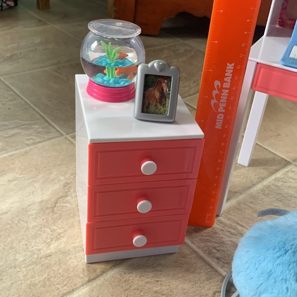 18” Doll Desk Set. 12 pieces. - Picture 2 of 7